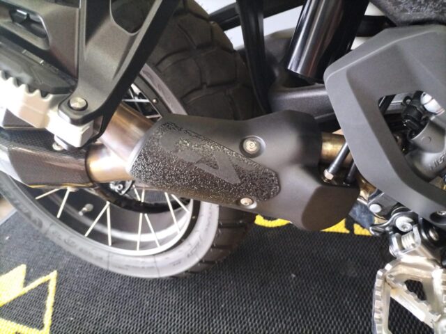 BMW R1300GS Exhaust Guard 3